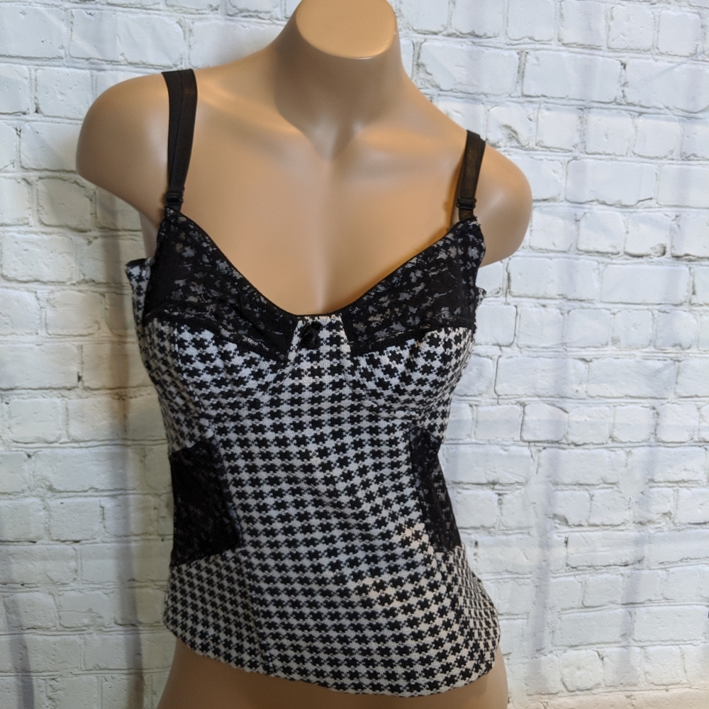 Nikibiki Black and White Houndstooth Top